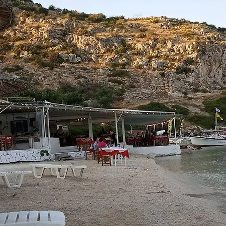 بيت للعطل Infinity View Koríthion